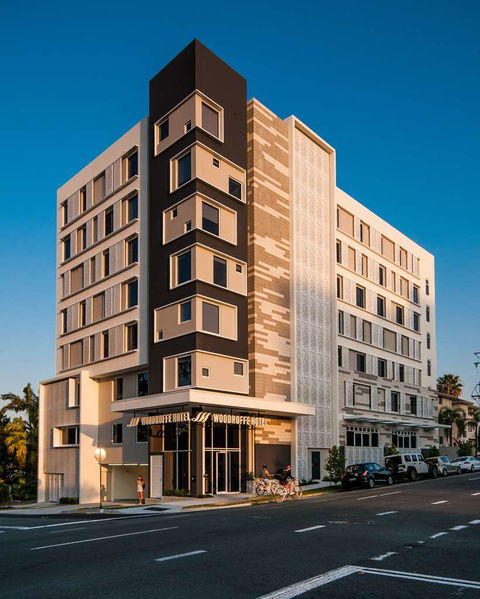 Woodroffe Hotel, Gold Coast - Great Ocean Road Tourism 0