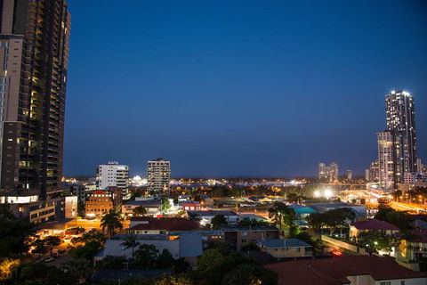 Woodroffe Hotel, Gold Coast - Great Ocean Road Tourism 1