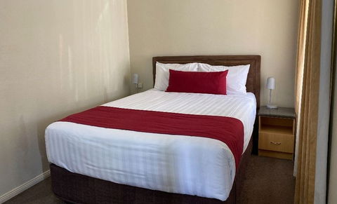 Ashton Townhouse Motel & Suites Tumut - Great Ocean Road Tourism 1