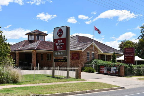 Best Western Plus All Settlers Motor Inn - Great Ocean Road Tourism 0