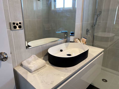 Best Western Plus All Settlers Motor Inn - Great Ocean Road Tourism 2