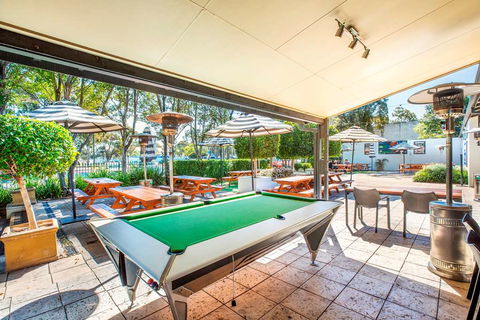 Nightcap at High Flyer Hotel - Great Ocean Road Tourism 13