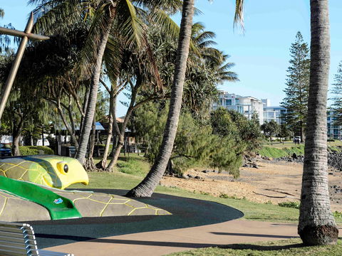 Grand Mercure Apartments Bargara - Great Ocean Road Tourism 12