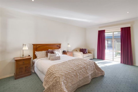 Best Western Crystal Inn - Great Ocean Road Tourism 1
