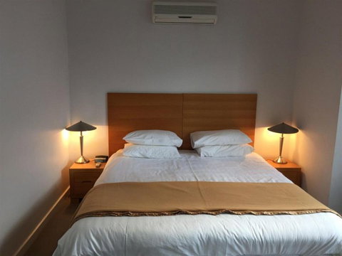 Beachside Apartments - Great Ocean Road Tourism 0