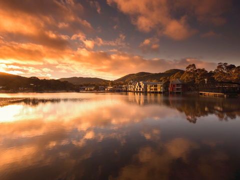 Novotel Lake Crackenback Resort & Spa - Great Ocean Road Tourism 1