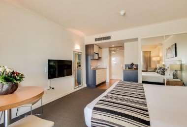 Central Cosmo Apartments - Great Ocean Road Tourism 2
