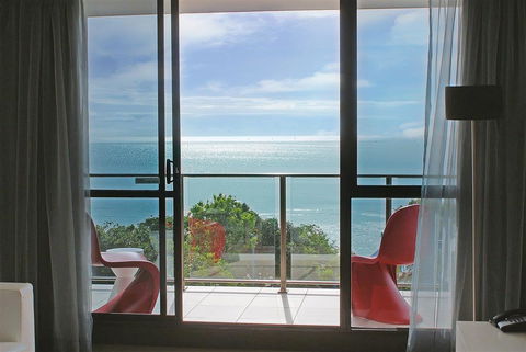 Cairns Plaza Hotel - Great Ocean Road Tourism 1