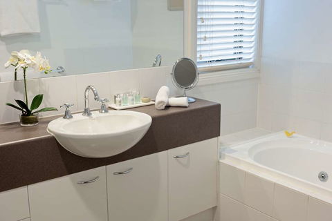 Ringwood Royale Apartment Hotel - Great Ocean Road Tourism 8