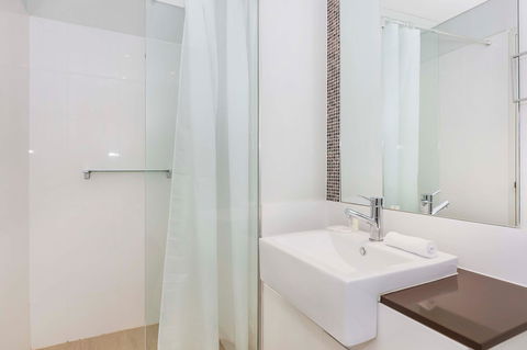 Astra Apartments Perth - Great Ocean Road Tourism 4