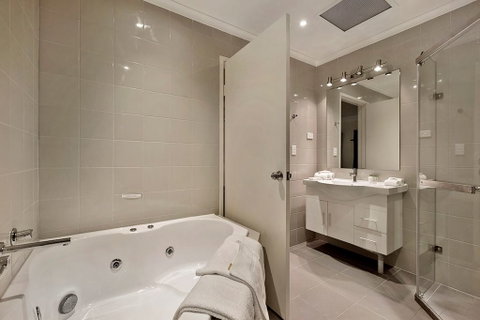 Best Western Plus The Buckingham Inn - Great Ocean Road Tourism 3