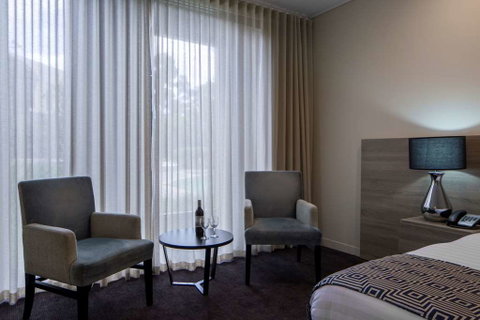 Dingley International Hotel - Great Ocean Road Tourism 6