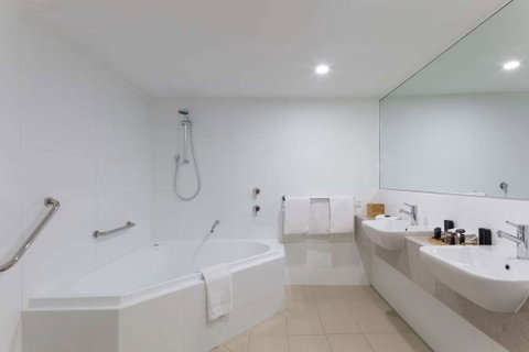 Dingley International Hotel - Great Ocean Road Tourism 11