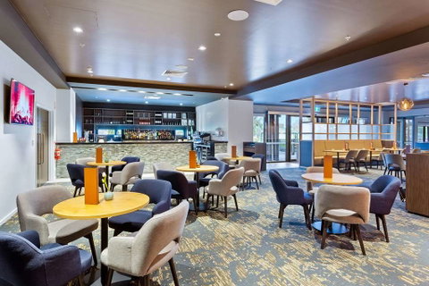 Quality Hotel Lakeside - Great Ocean Road Tourism 12