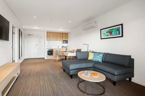 Quality Hotel Lakeside - Great Ocean Road Tourism 13