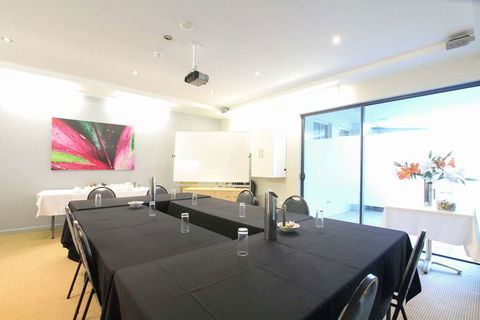 Caloundra Central Apartment Hotel - Great Ocean Road Tourism 12