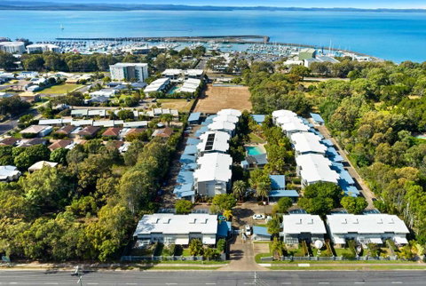 Ramada by Wyndham Whalecove Resort - Great Ocean Road Tourism 0