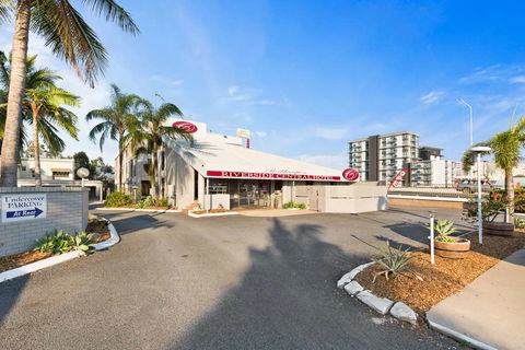 Rockhampton Riverside Central Hotel - Great Ocean Road Tourism 0