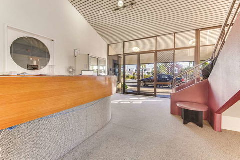 Rockhampton Riverside Central Hotel - Great Ocean Road Tourism 1