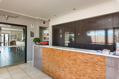 The Stirling Hotel Rockhampton - Great Ocean Road Tourism 0