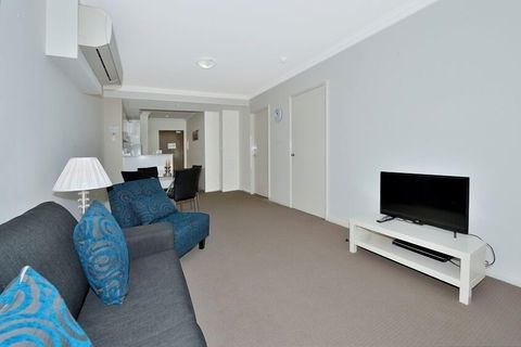 Dolphin Quay Apartment Hotel - Great Ocean Road Tourism 2