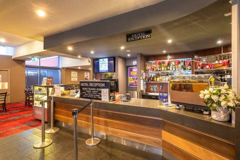 Nightcap at Keysborough Hotel - Great Ocean Road Tourism 2