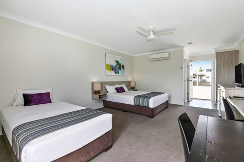 Econo Lodge Beachside - Great Ocean Road Tourism 11