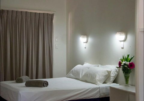 Roebuck Bay Hotel - Great Ocean Road Tourism 1