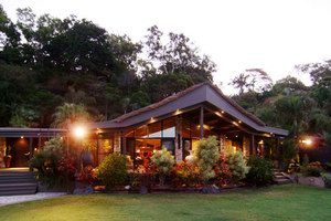 Trinity Beach Palace - Great Ocean Road Tourism 0