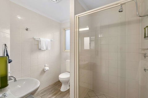 Caboolture Central Motor Inn, SureStay Collection - Great Ocean Road Tourism 9