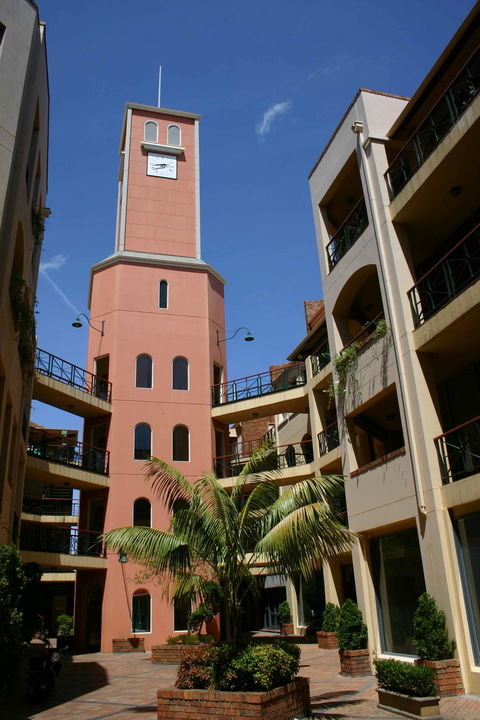 Carlton Clocktower On Lygon - Great Ocean Road Tourism 0
