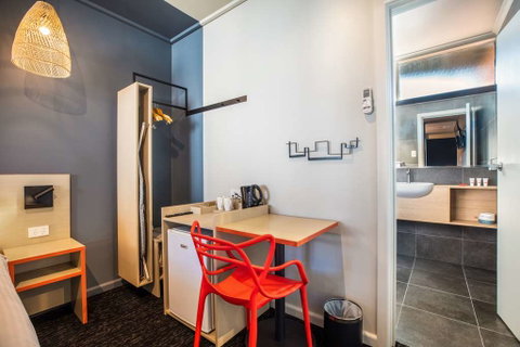 Monash Hotel - Great Ocean Road Tourism 2