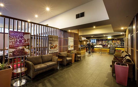 Nightcap at Keysborough Hotel - Great Ocean Road Tourism 1