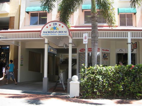 Macrossan House Boutique Holidays Apts - Great Ocean Road Tourism 1