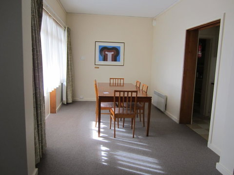 University House - ANU - Great Ocean Road Tourism 37