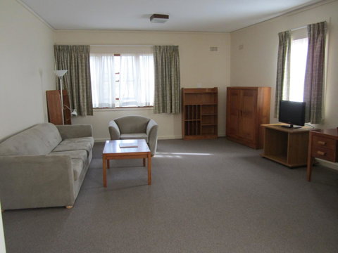 University House - ANU - Great Ocean Road Tourism 39
