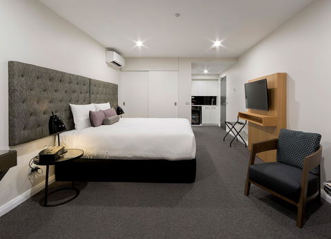 Avenue Hotel Canberra - Great Ocean Road Tourism 3