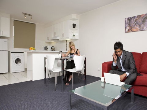 Manuka Park Serviced Apartments - Great Ocean Road Tourism 13