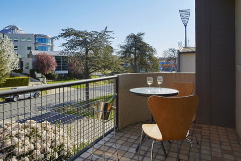 Manuka Park Serviced Apartments - Great Ocean Road Tourism 24