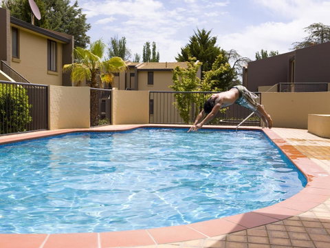 Manuka Park Serviced Apartments - Great Ocean Road Tourism 16