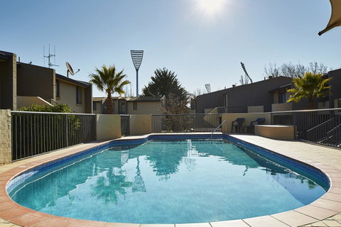 Manuka Park Serviced Apartments - Great Ocean Road Tourism 6