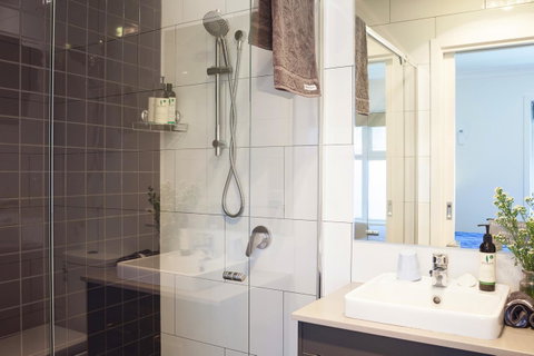 One Of A Kind Apartments - Great Ocean Road Tourism 14