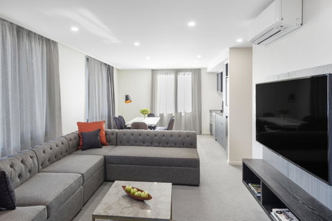 Deco Hotel Canberra - Great Ocean Road Tourism 9