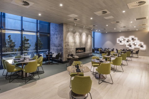 Deco Hotel Canberra - Great Ocean Road Tourism 1