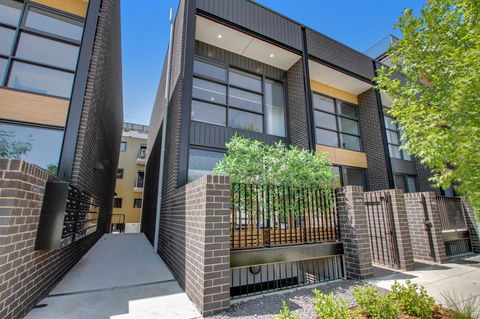 Accommodate Canberra - Parbery - Great Ocean Road Tourism 4