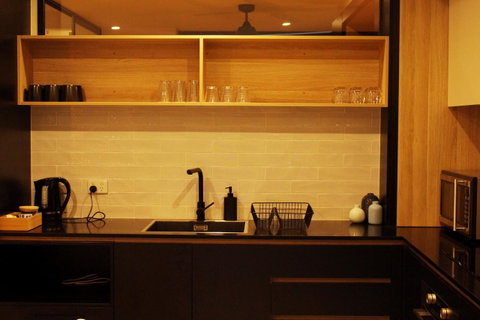 Stylish, Modern, Cute As A Button - Braddon CBD - Great Ocean Road Tourism 9