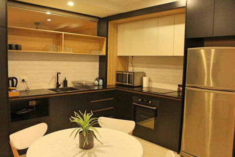 Stylish, Modern, Cute As A Button - Braddon CBD - Great Ocean Road Tourism 0