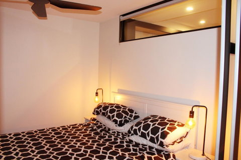 Stylish, Modern, Cute As A Button - Braddon CBD - Great Ocean Road Tourism 11