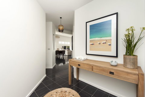 Mollymook Beachfront Penthouse 9 - Great Ocean Road Tourism 7