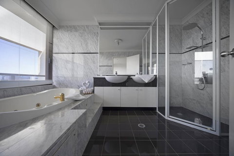 BreakFree Capital Tower Apartments - Great Ocean Road Tourism 36